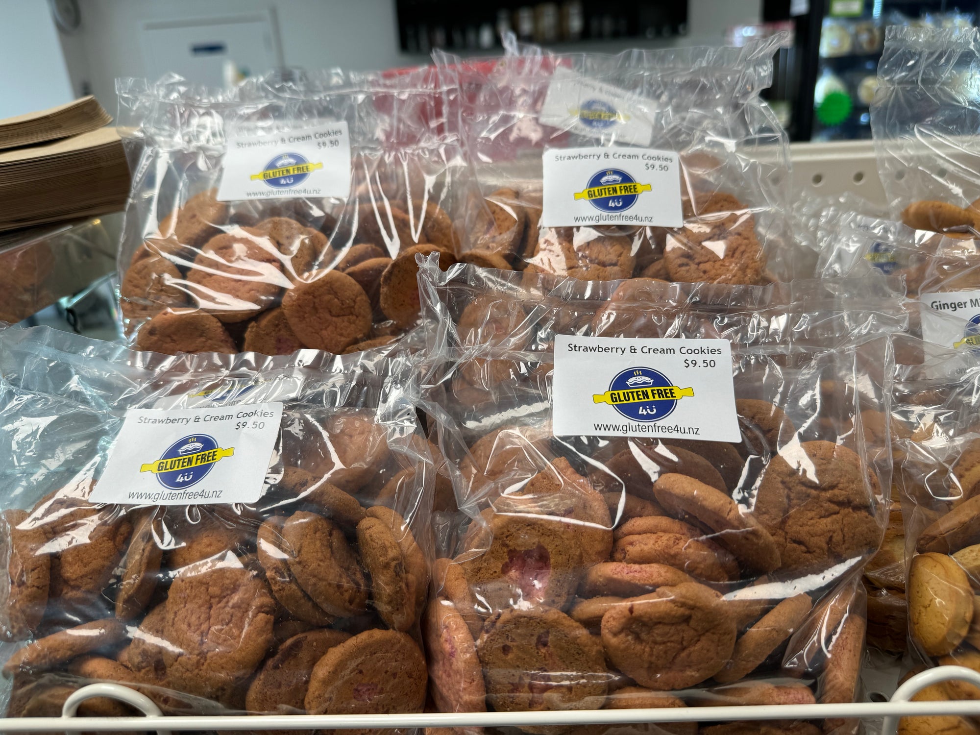 Mini Strawberry & Cream Cookies Bags -Bucket